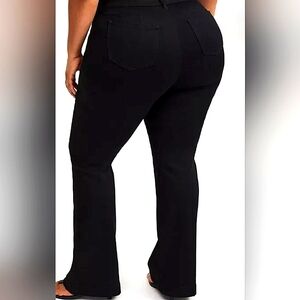 Torrid Bombshell Flare black jeans 30R